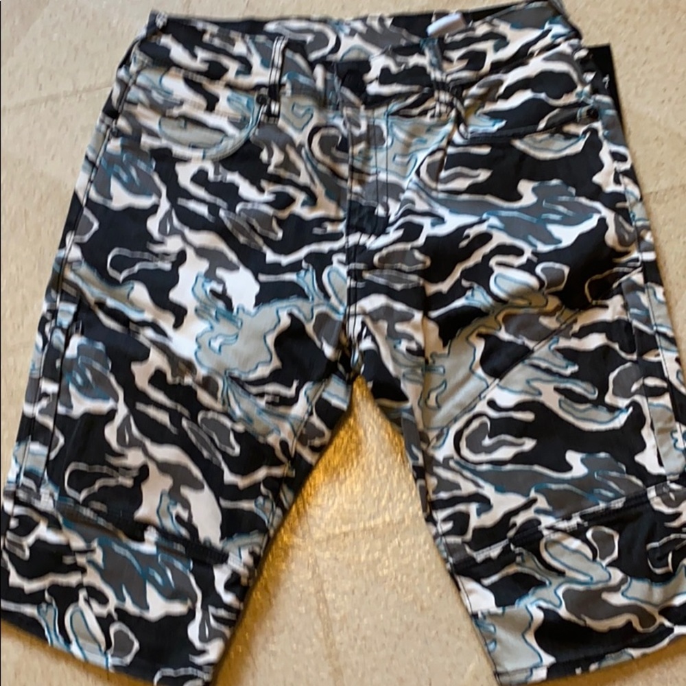 Geno Moro Camo Shorts SE